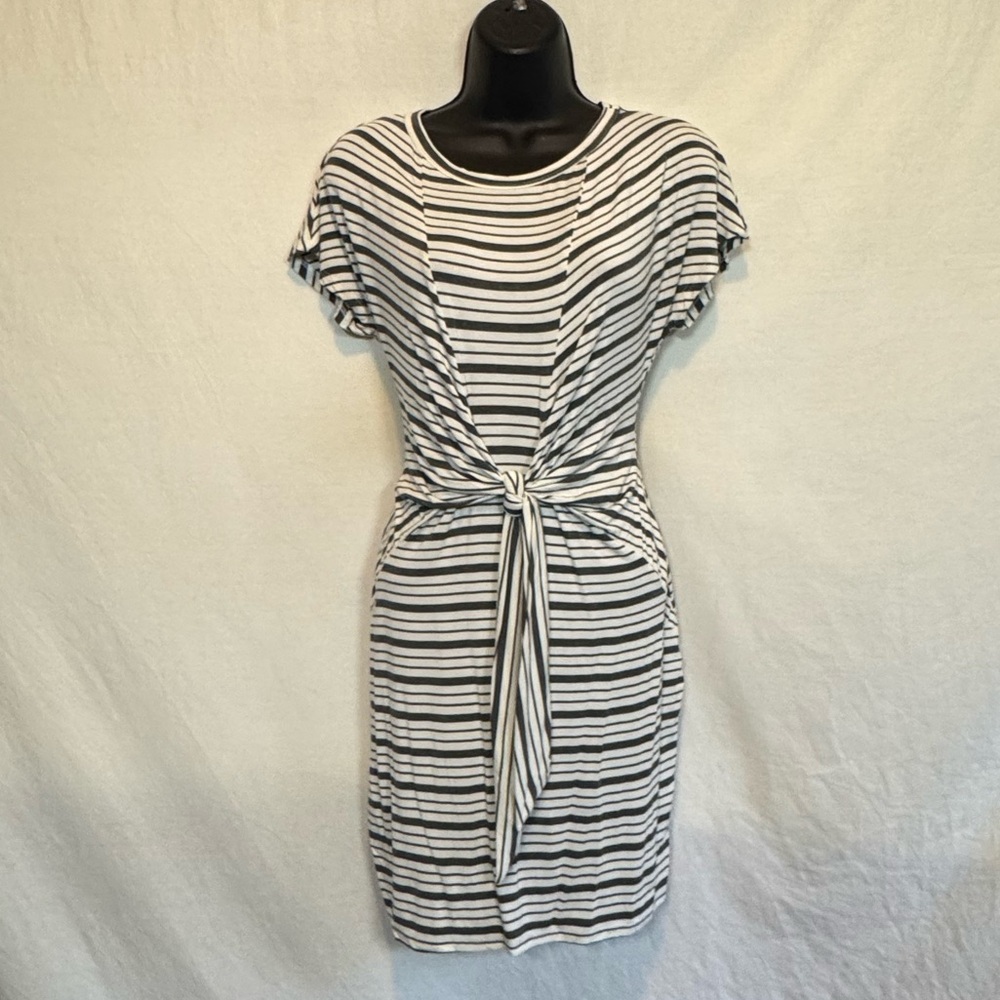 C-177 Andre by Unit Black & White Stripe Short Sleeve Pullover MIDI Dress Size M